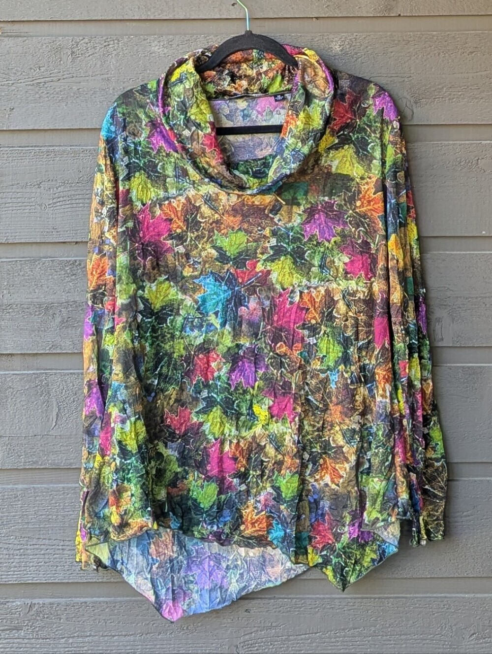 Snoskins Printed Crinkle Mesh Cowl Neck Tunic Shirt Size Medium Colorful Leaves